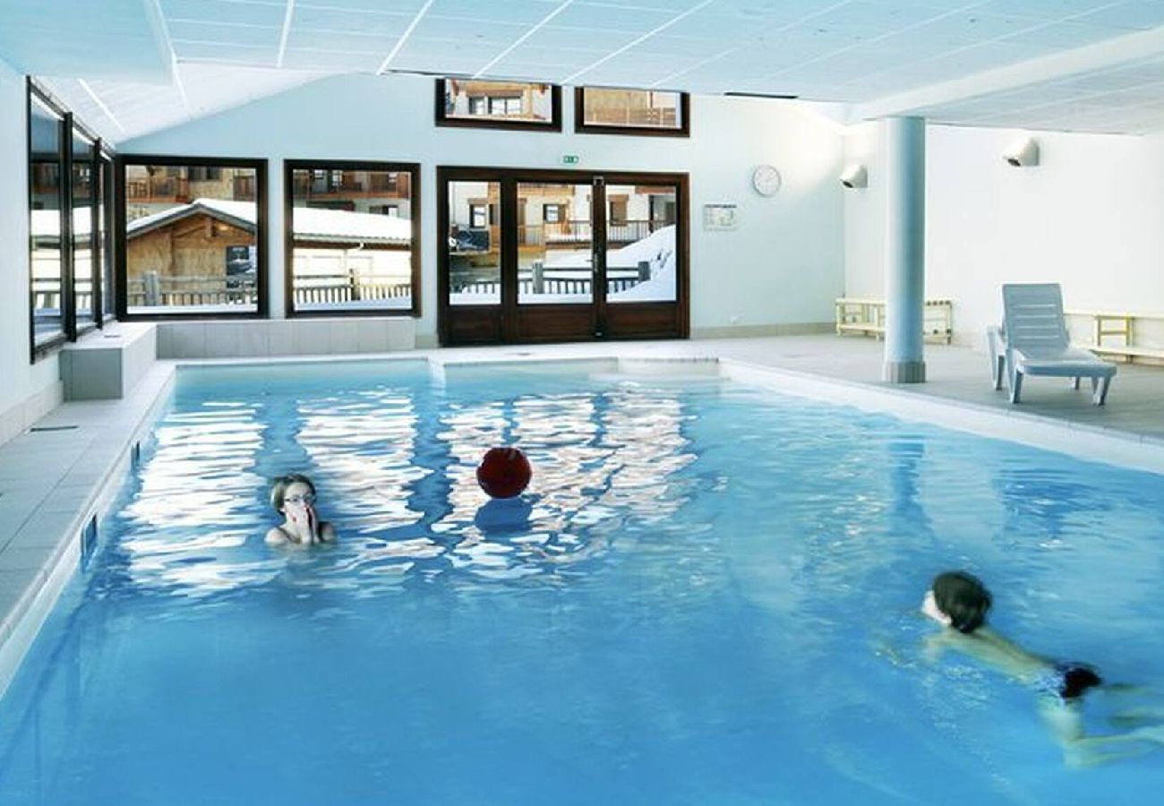 Appartement à Flumet - Bel appartement skis aux pieds avec piscine ! 