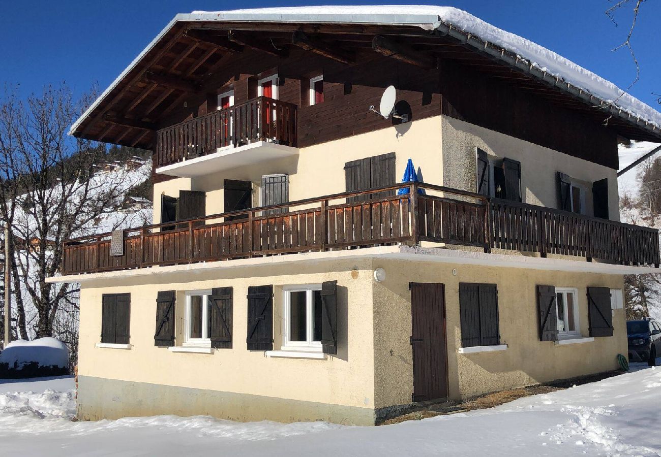 Chalet à Notre-Dame-de-Bellecombe - Chalet 20 pers à 300 m des pistes et ESF 