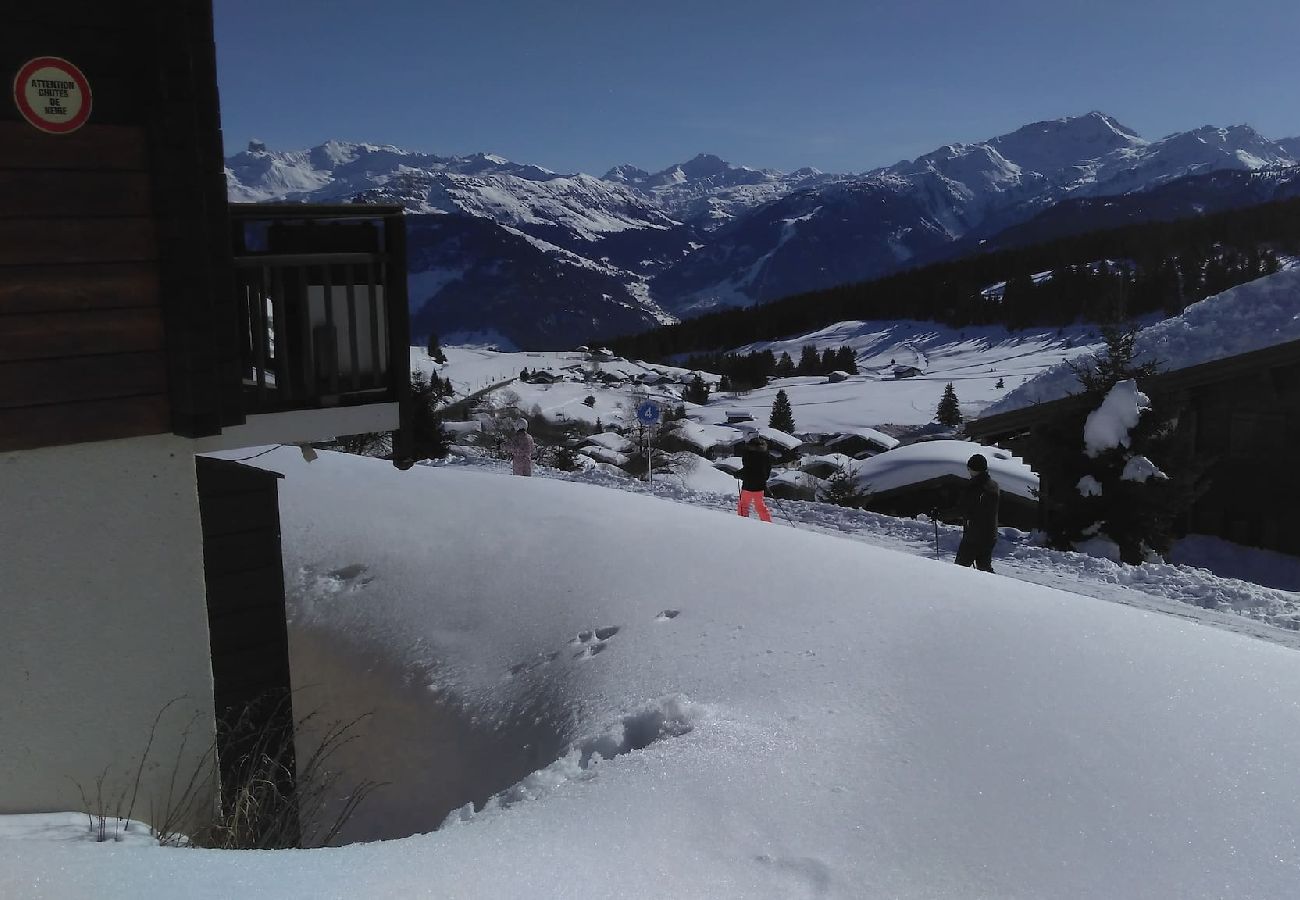 Résidence à Hauteluce - Deux pièces pour  4 personnes  skis aux pieds ! 