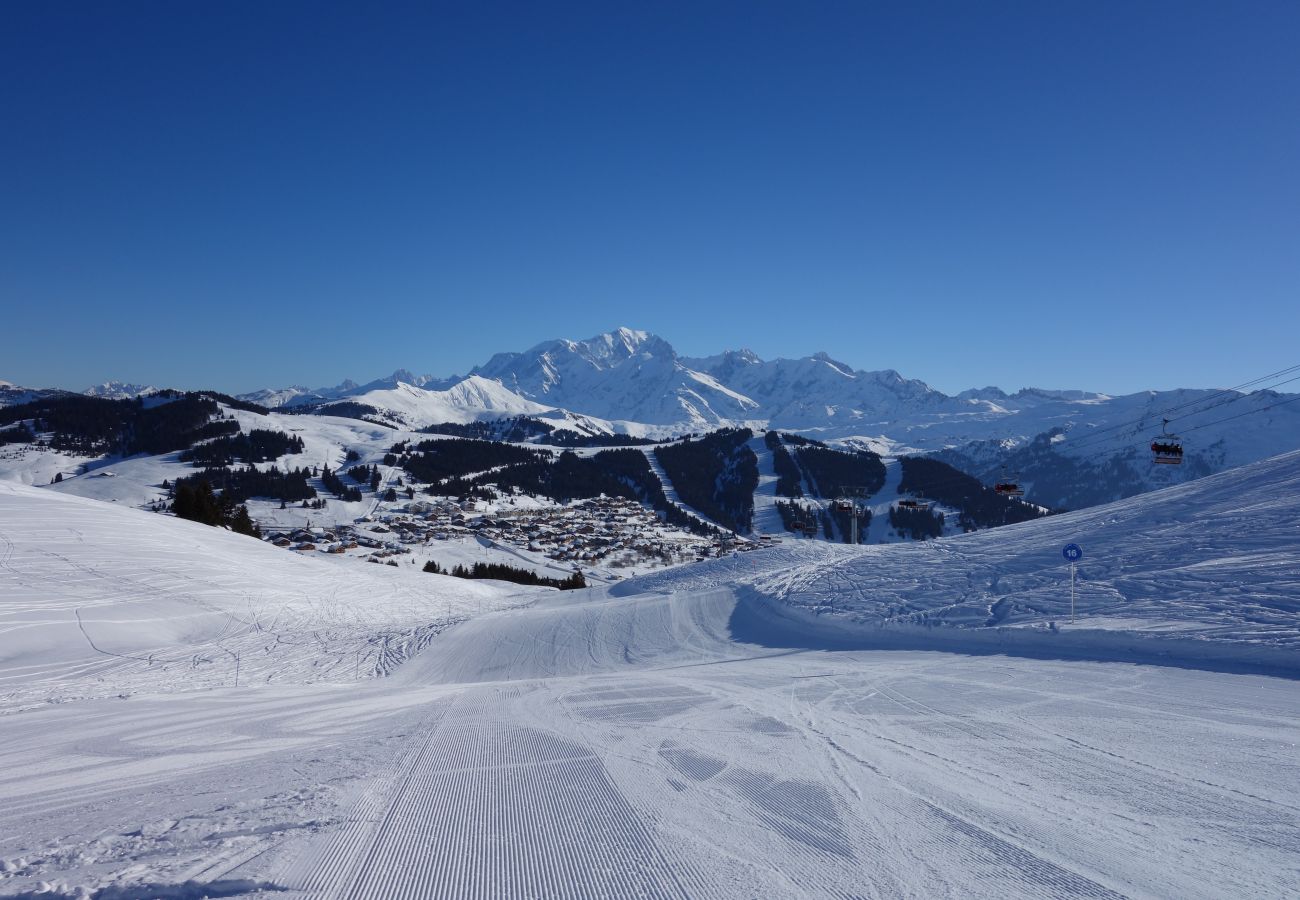 Appartement à Villard-sur-Doron - Appartement avec piscine 100 m des pistes