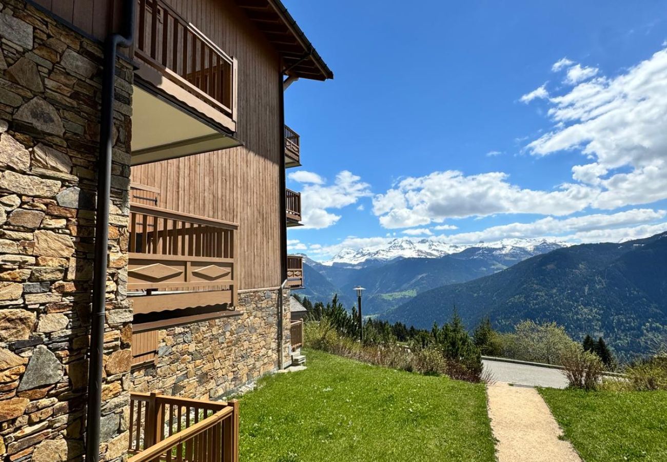 Appartement à Villard-sur-Doron - Appartement avec piscine 100 m des pistes