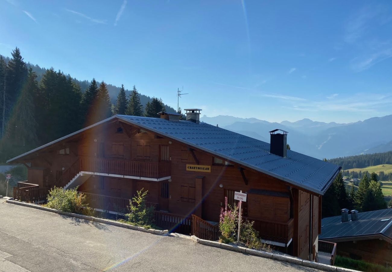 Appartement à Hauteluce - Les Saisies :  appartement familiale avec grande terrasse, skis aux pieds !